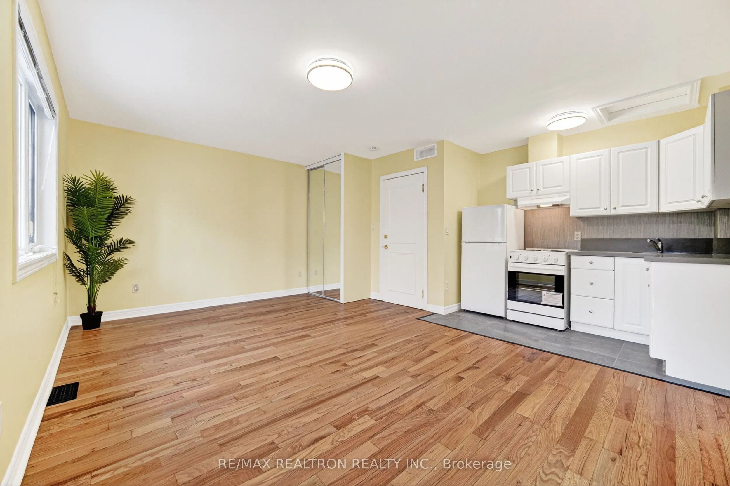 454 Donlands Avenue #A3