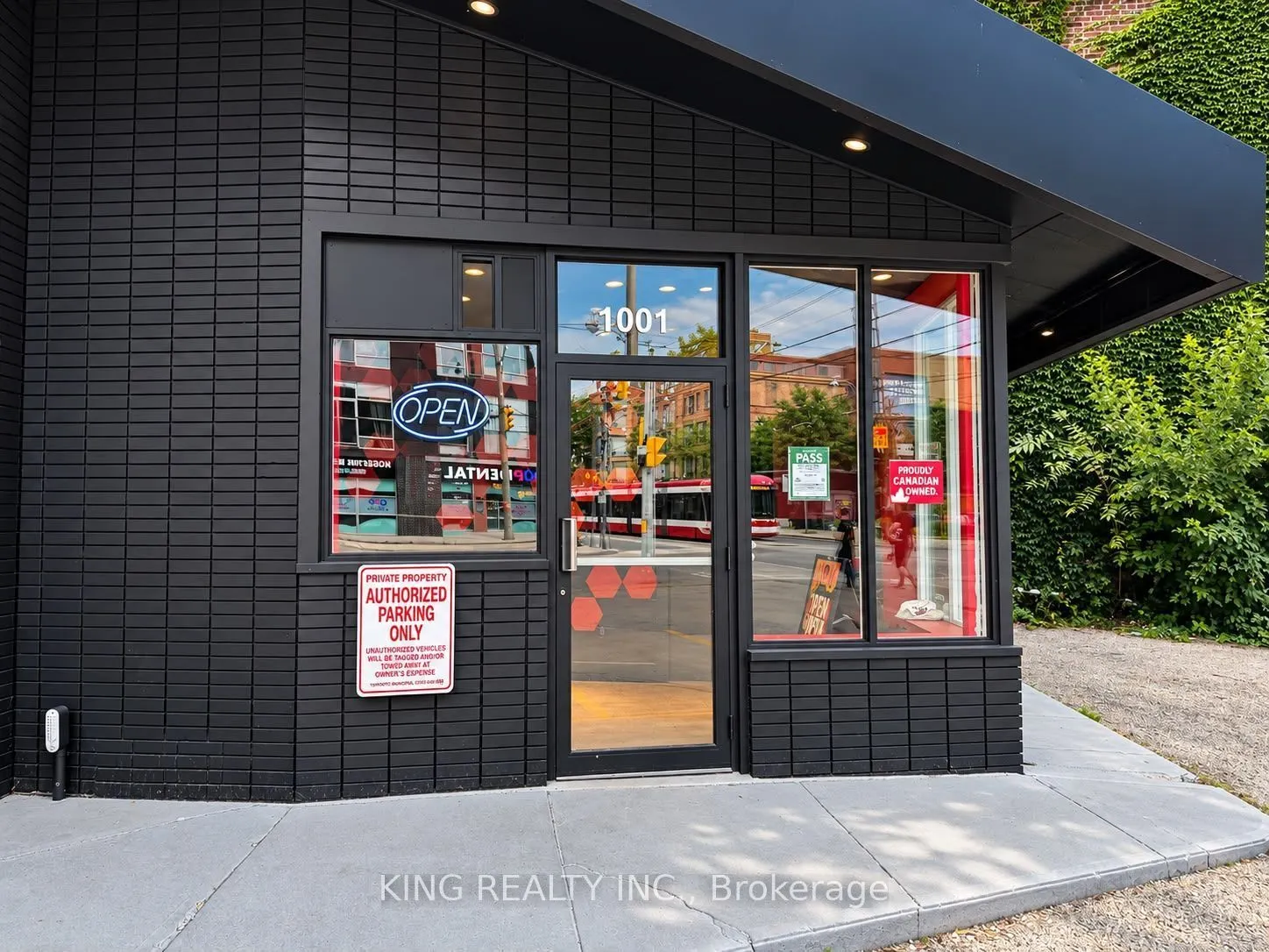 1001 Queen Street E