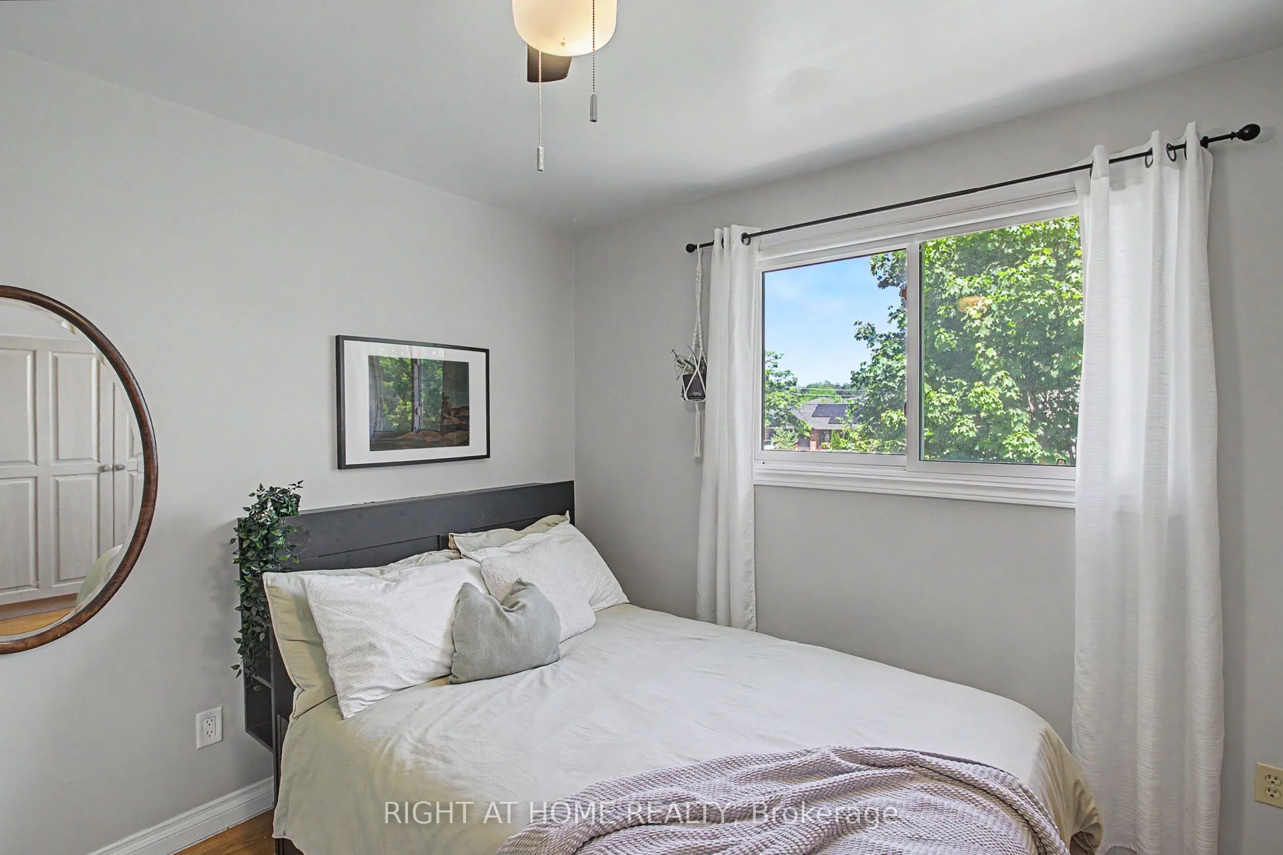 784 Rodney Court