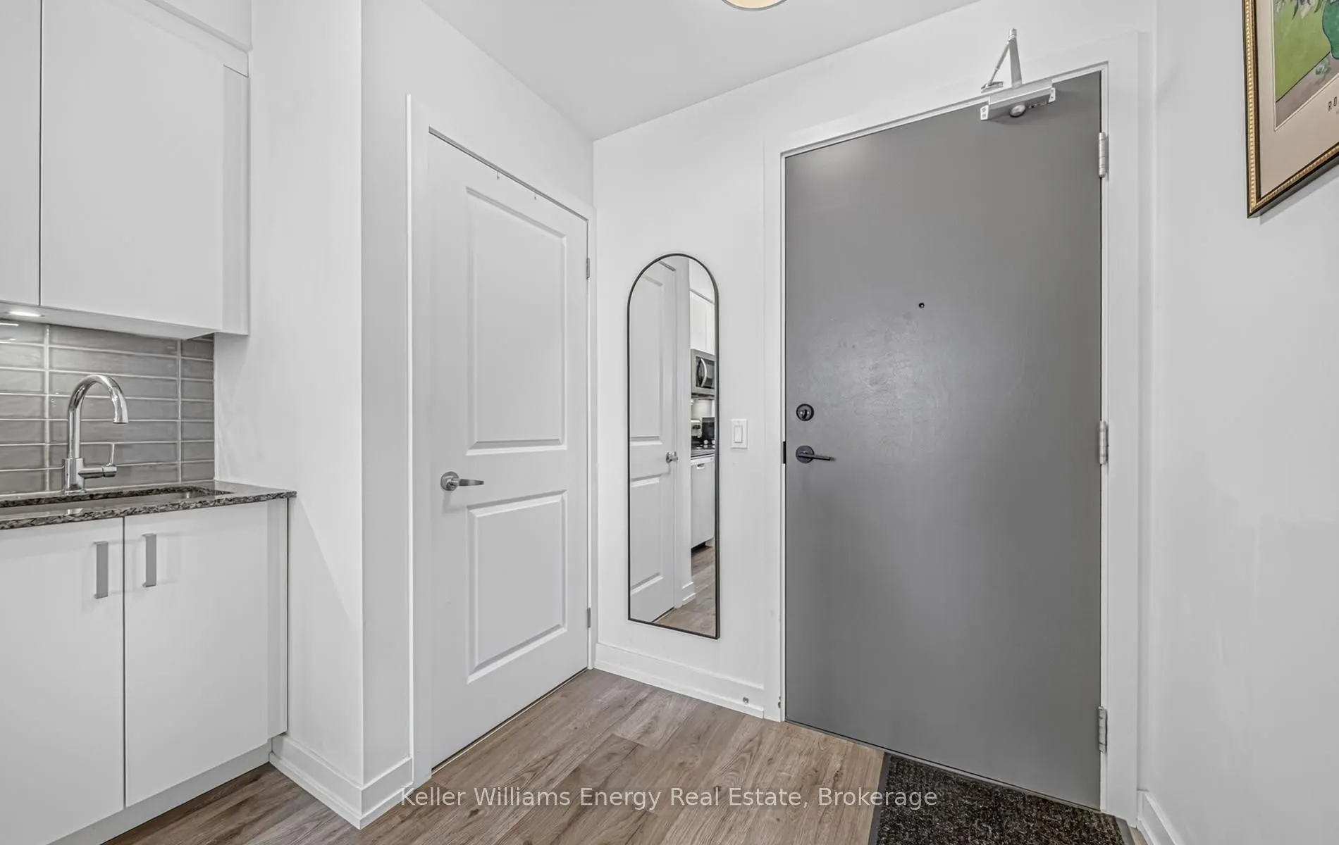 1010 Dundas Street E #301
