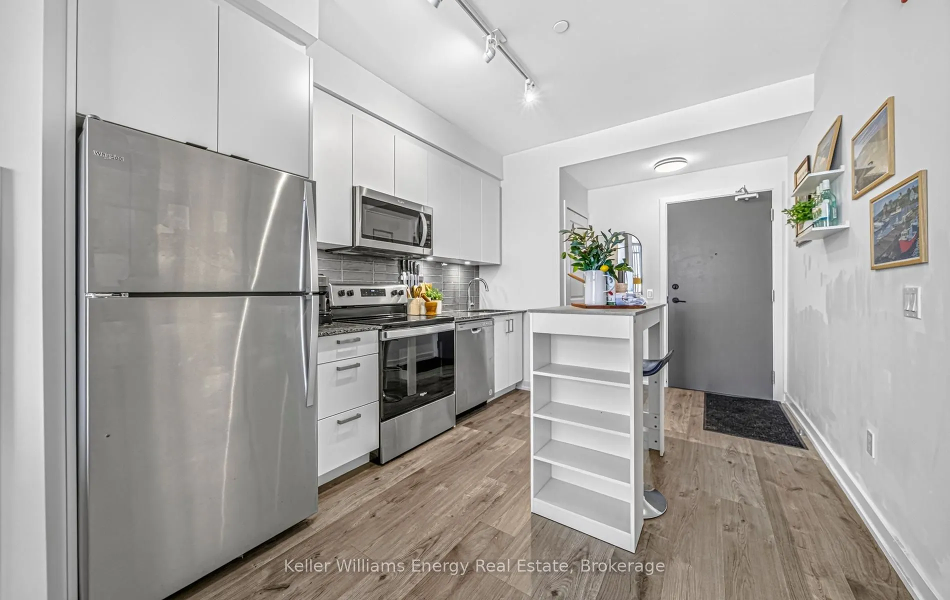 1010 Dundas Street E #301