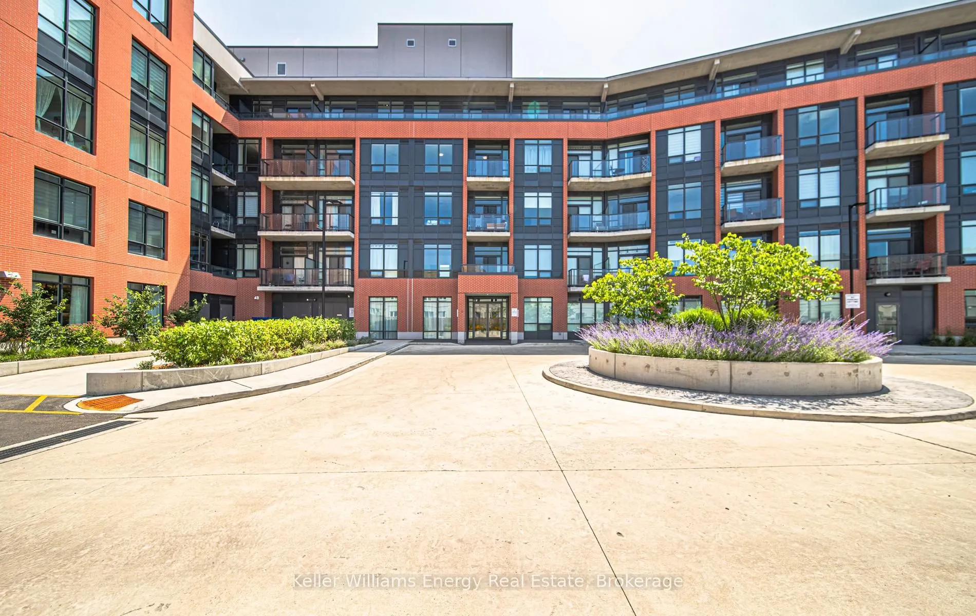 1010 Dundas Street E #301