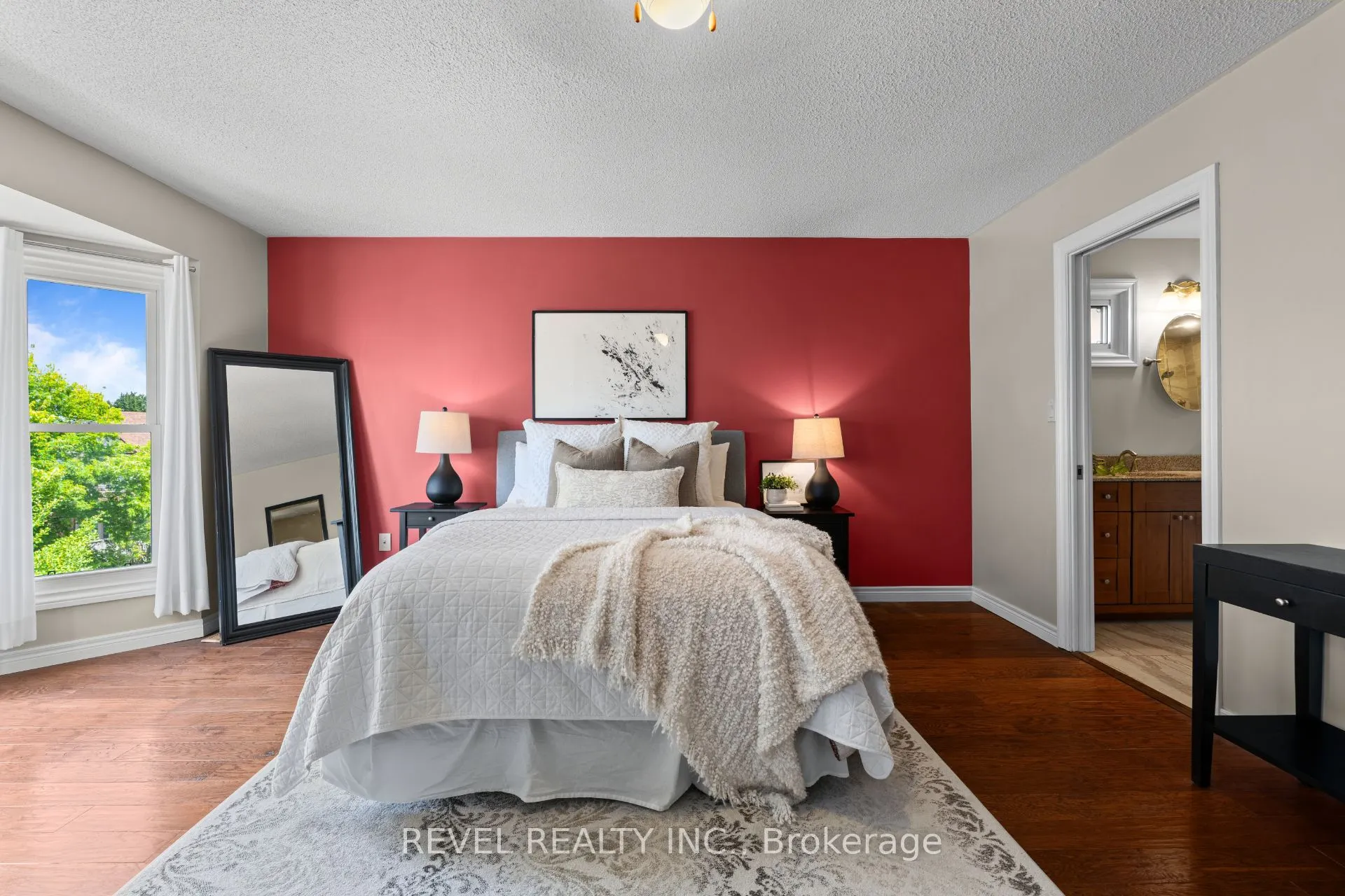 1610 Heathside Crescent