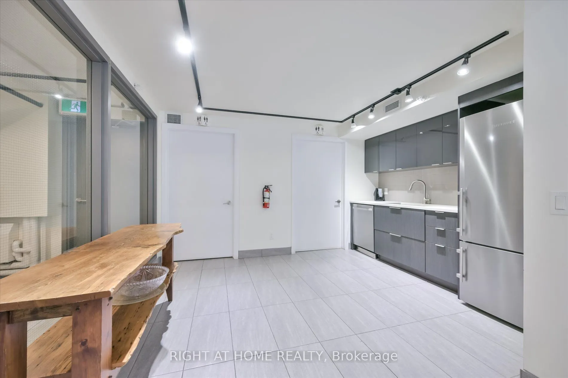 580 Kingston Road #PH1