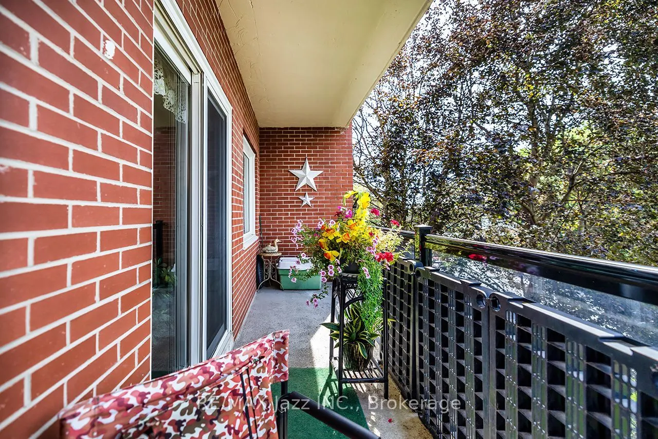 131 Taunton Road E #304