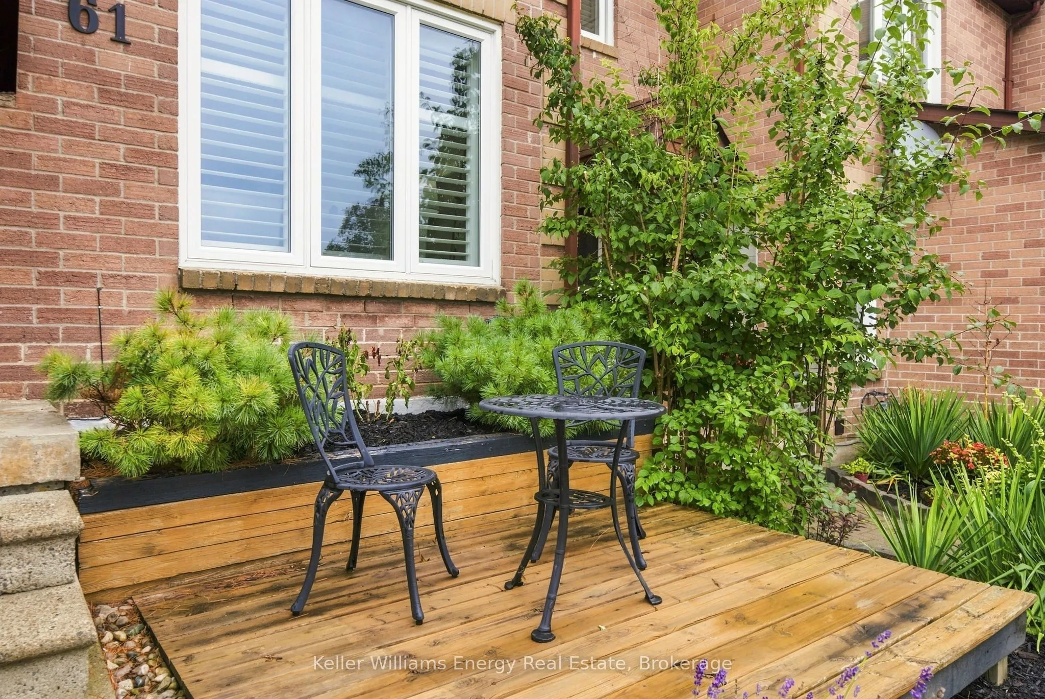 61 Fernbank Place
