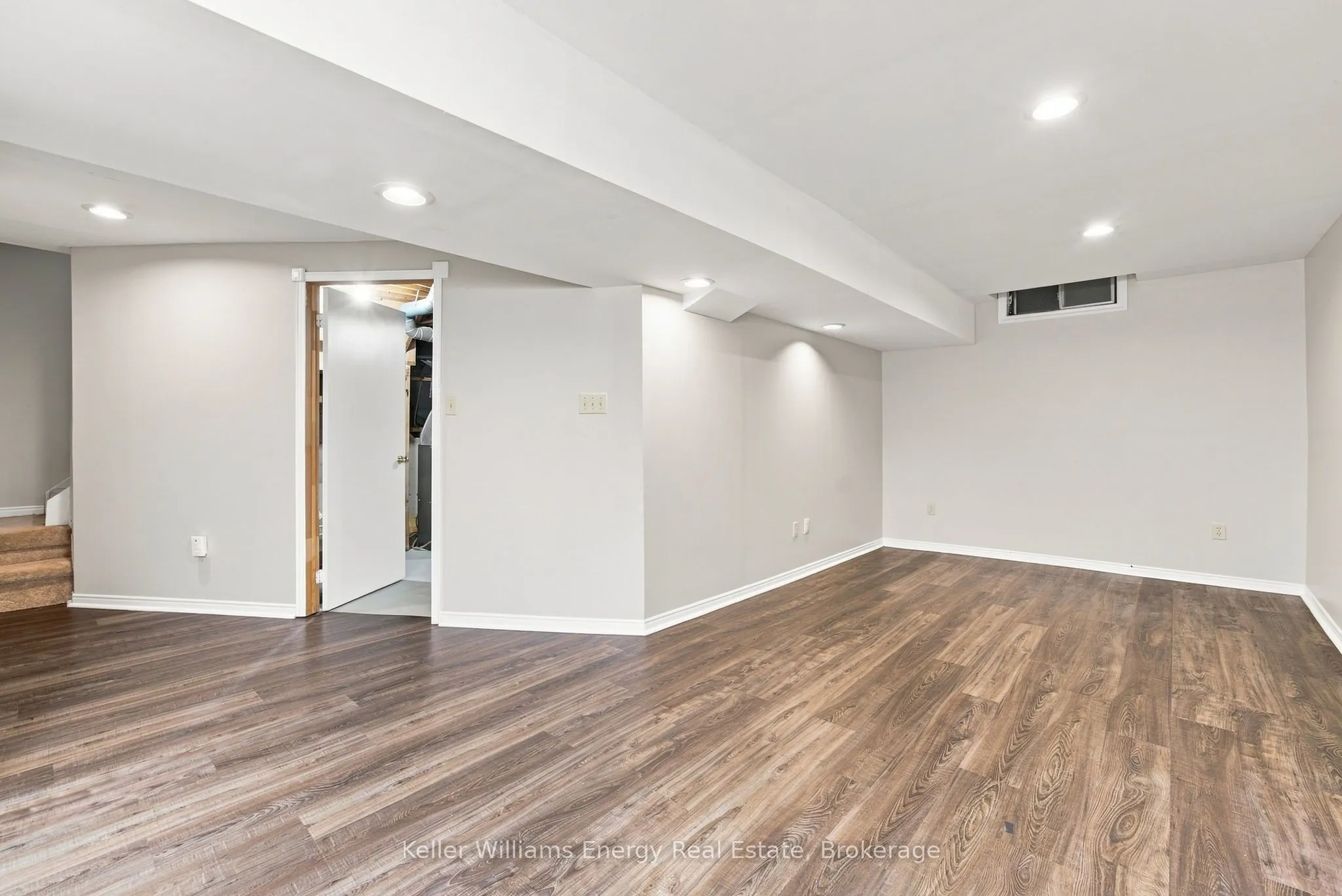 61 Fernbank Place