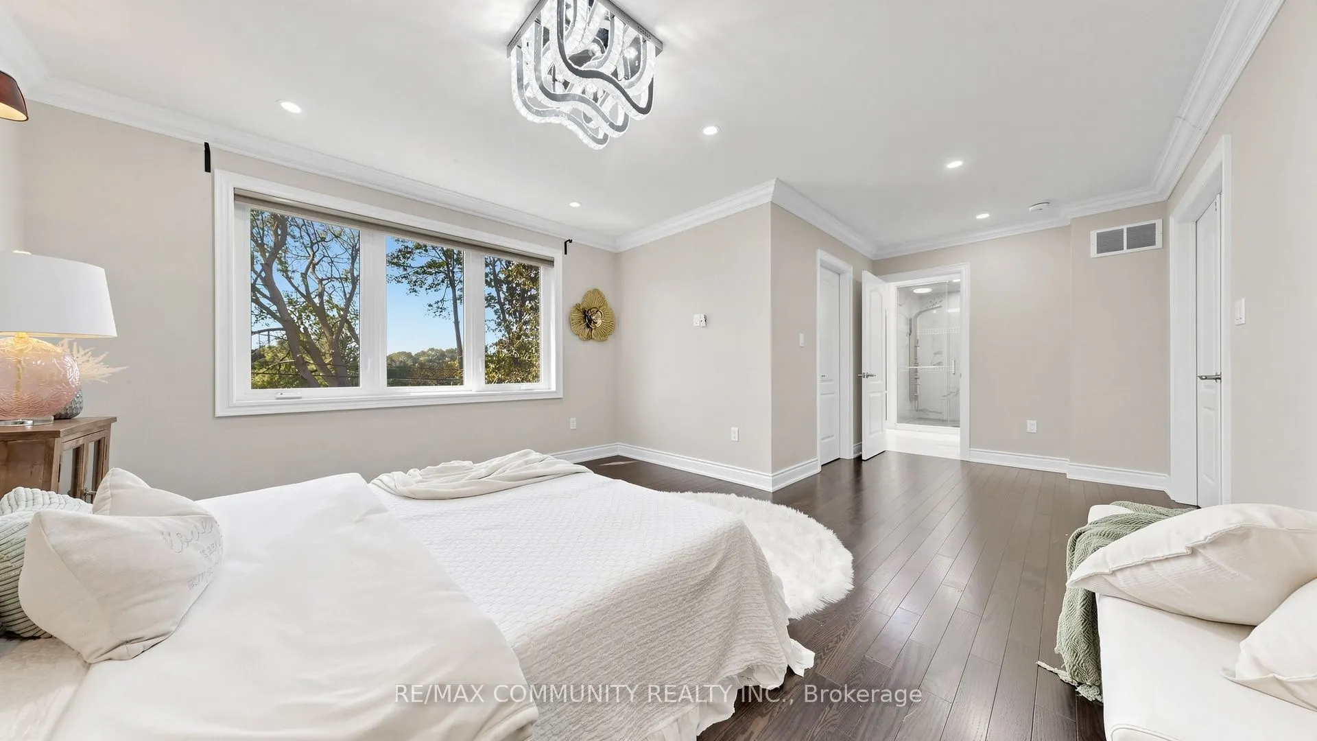 118 Harewood Avenue