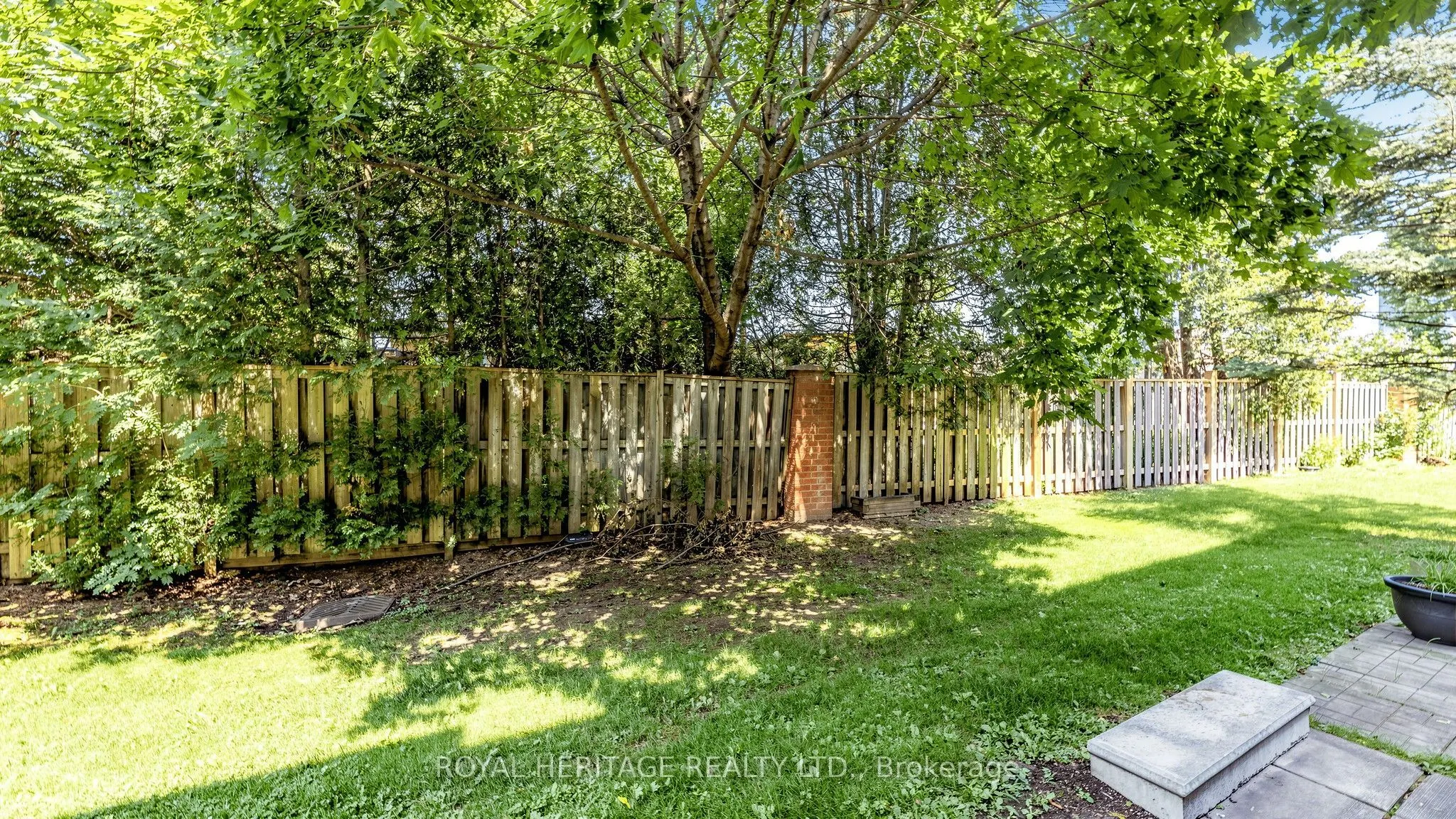 2472 Eglinton Avenue E #Th 19