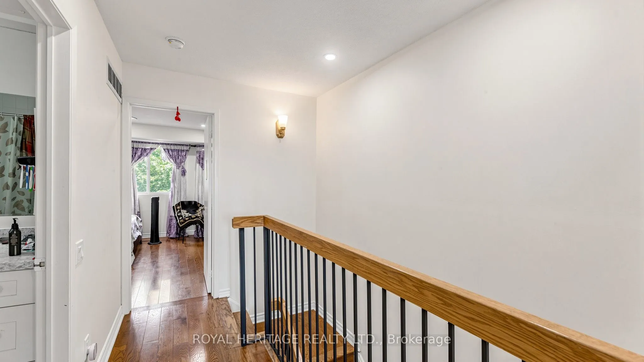 2472 Eglinton Avenue E #Th 19