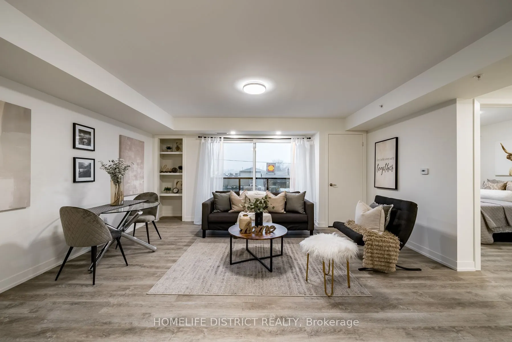 976 Simcoe Street N #605