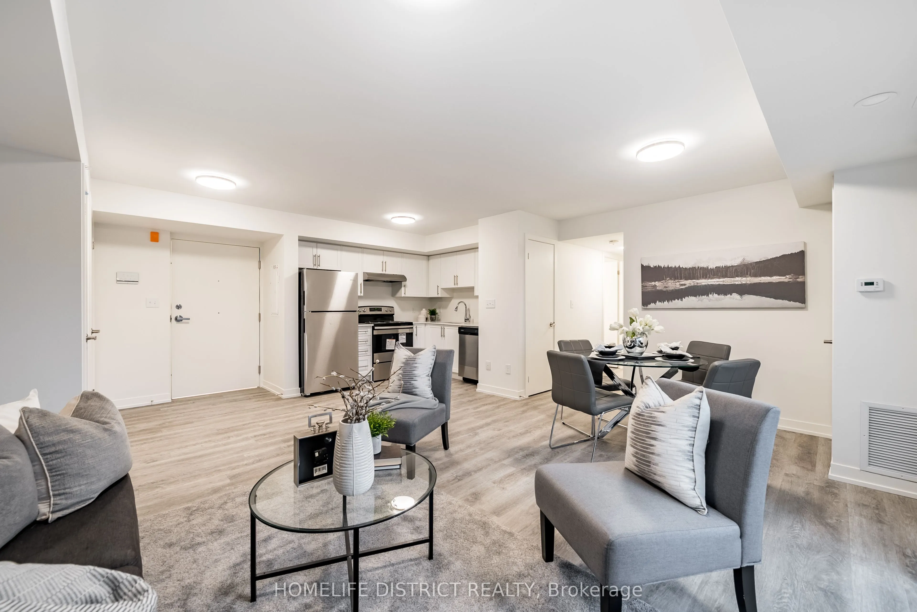 976 Simcoe Street N #605
