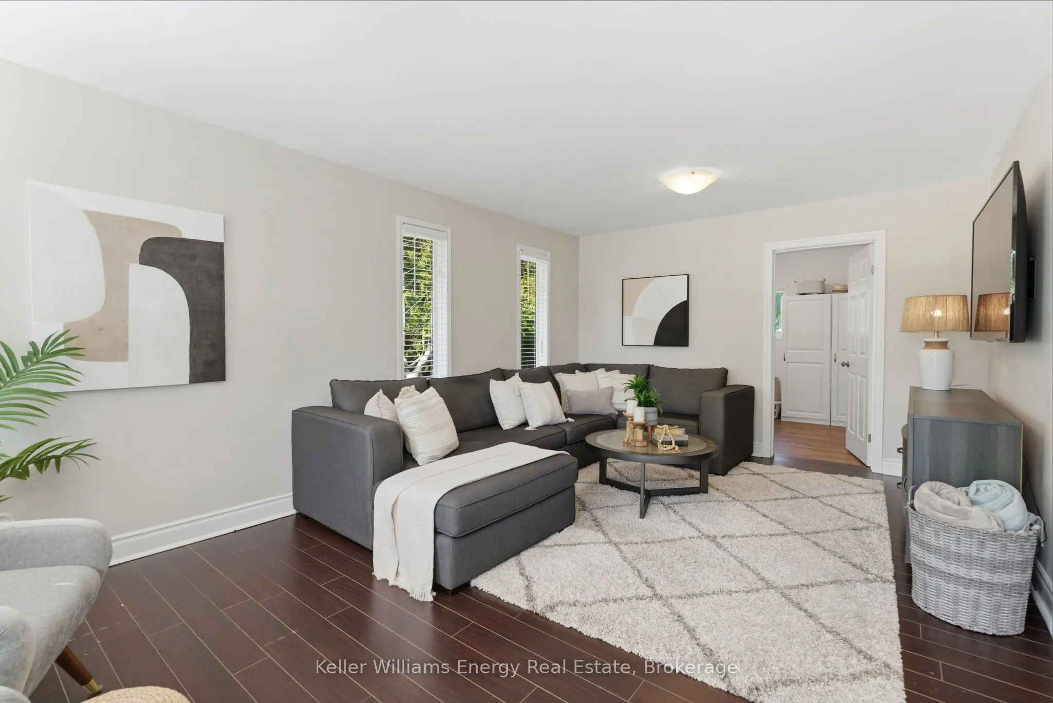 67 Edgewood Crescent