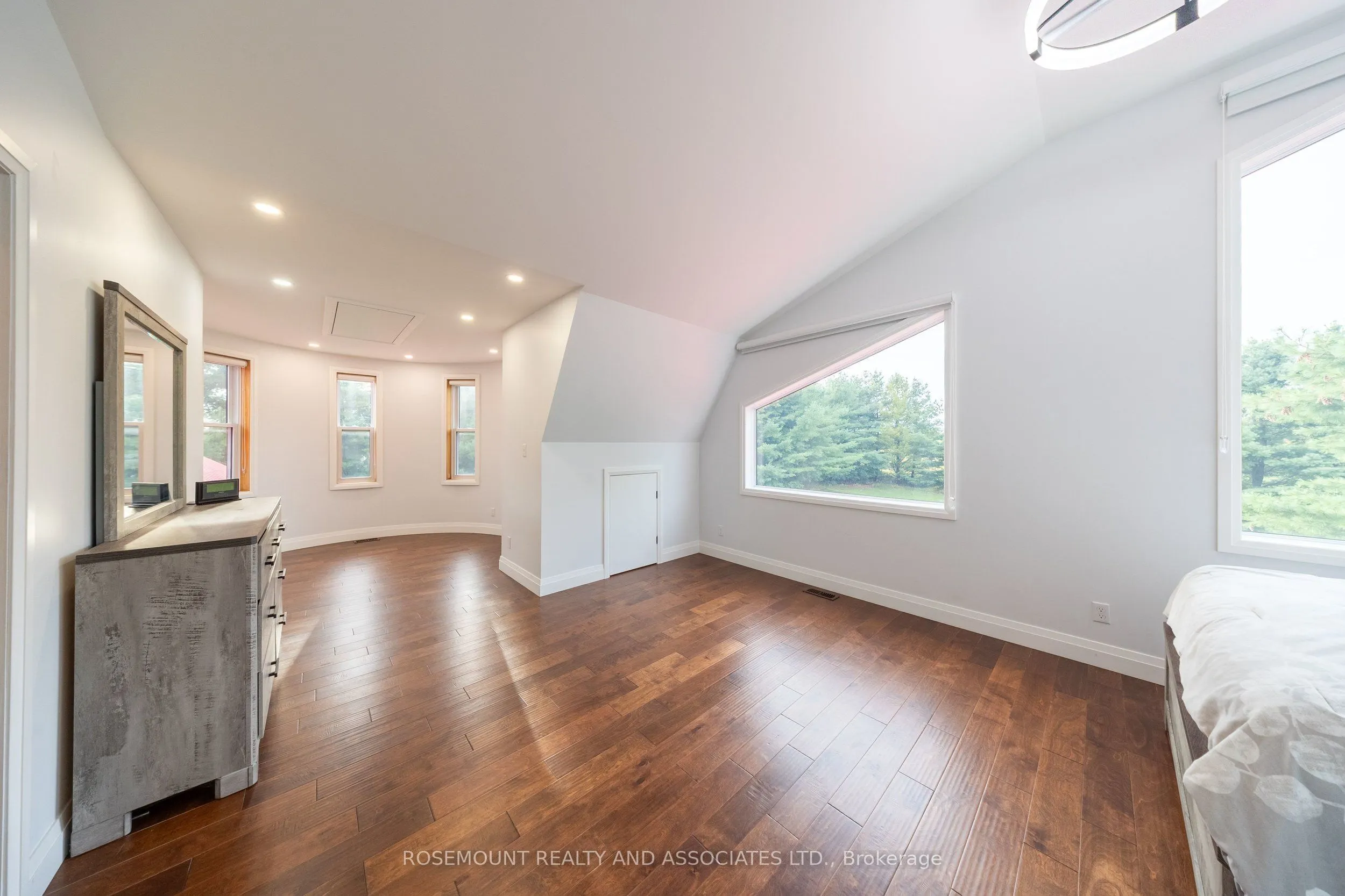 3831 Reid Road