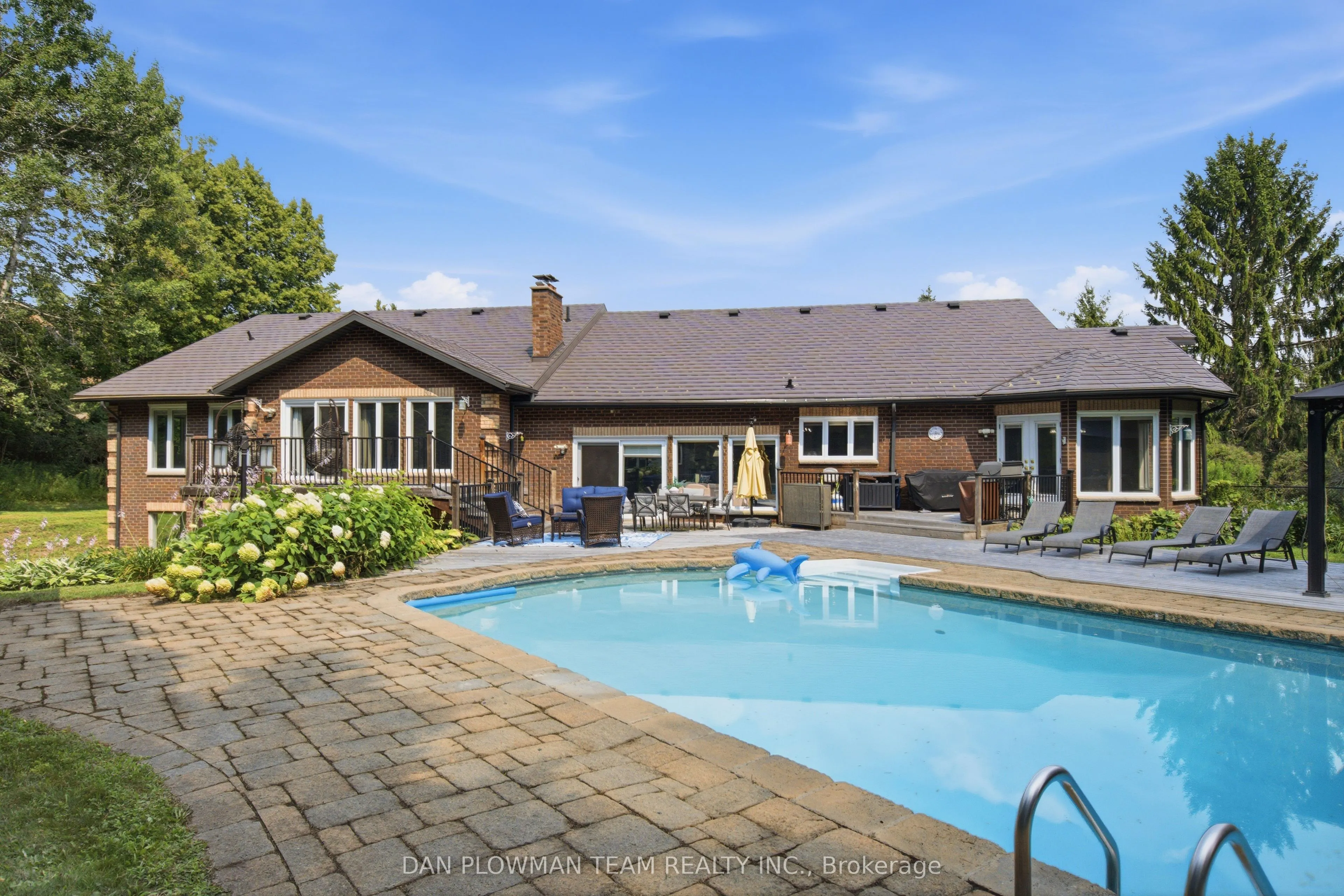 64 Woodbridge Circle