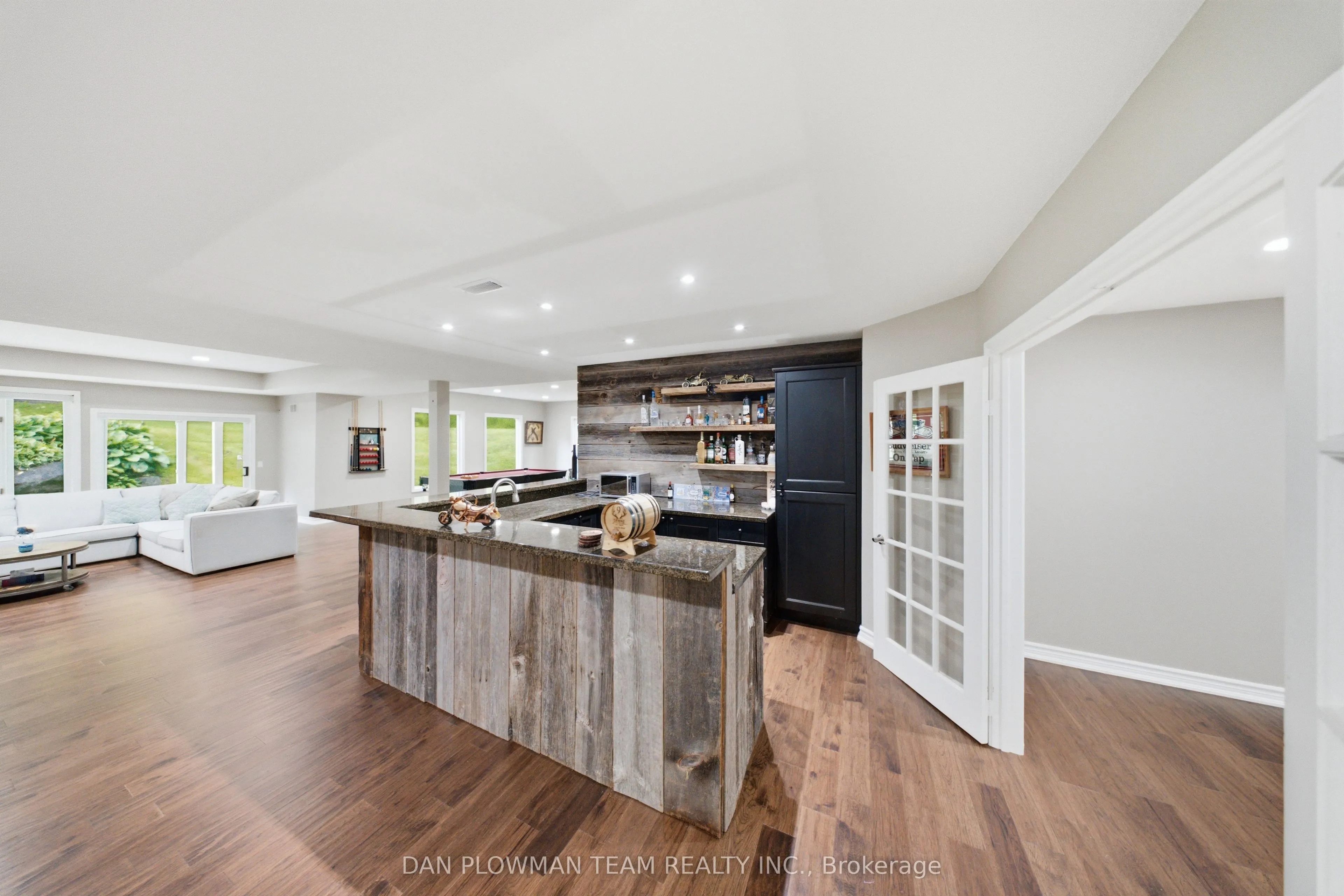 64 Woodbridge Circle
