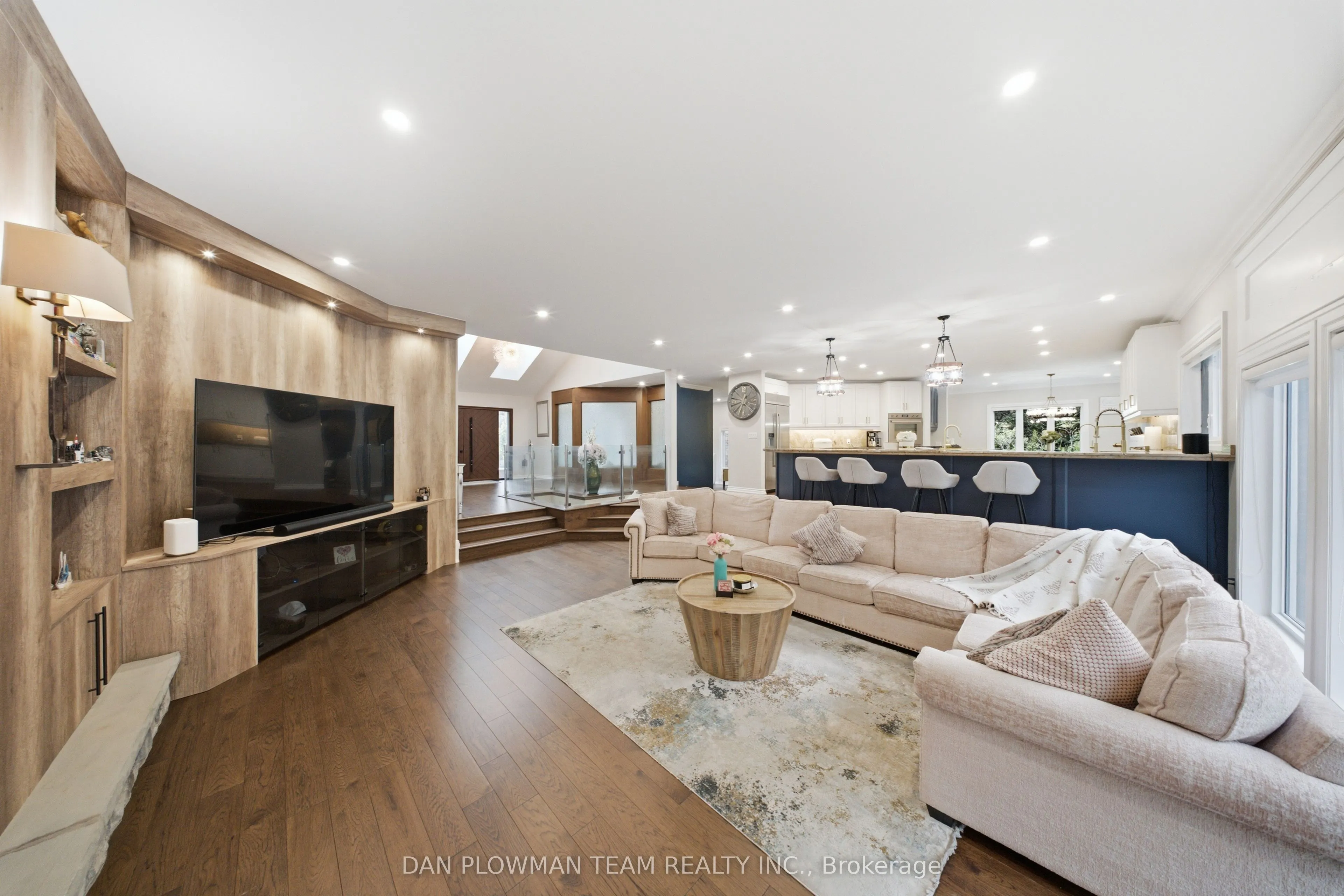 64 Woodbridge Circle