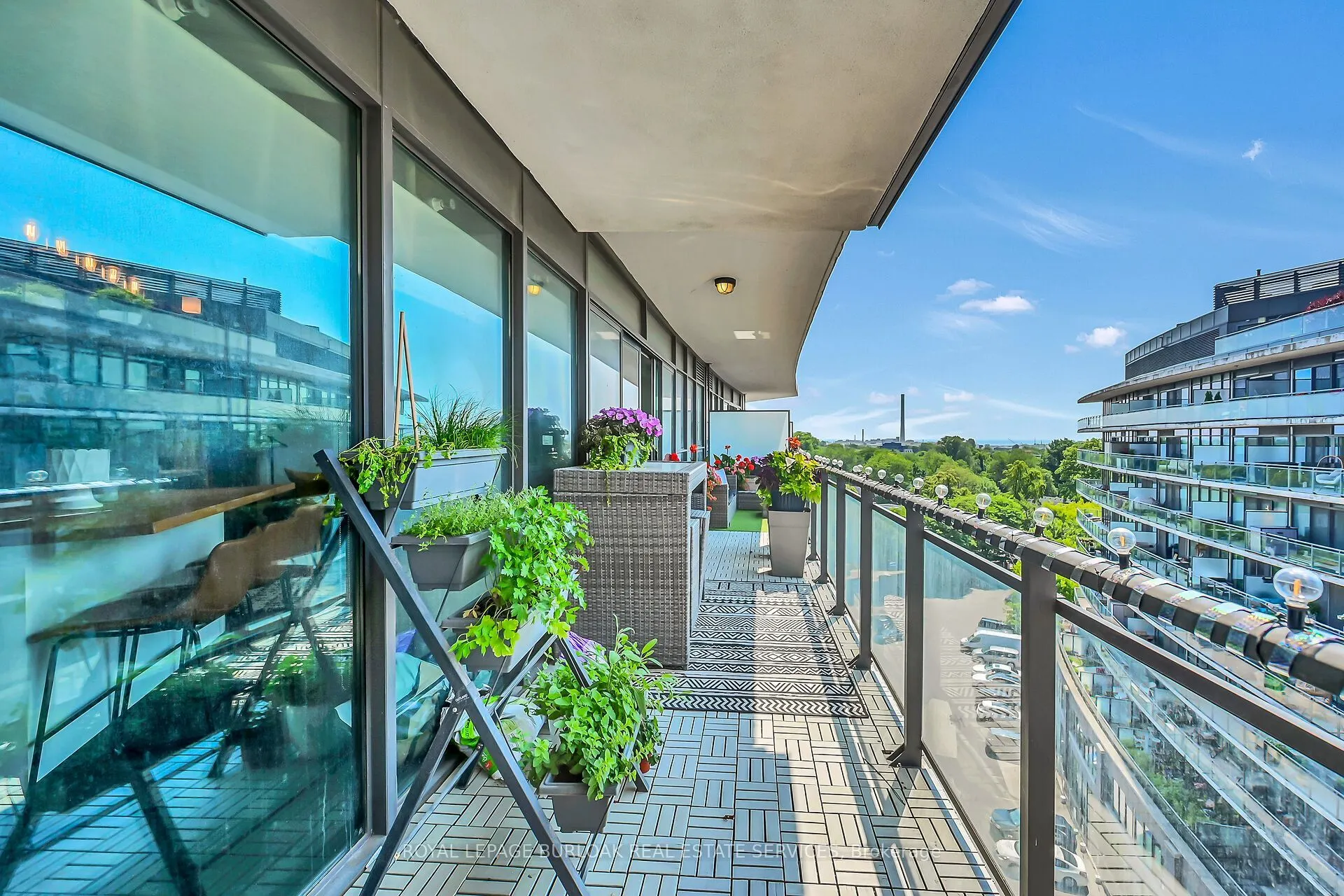 1201 Dundas Street E #902