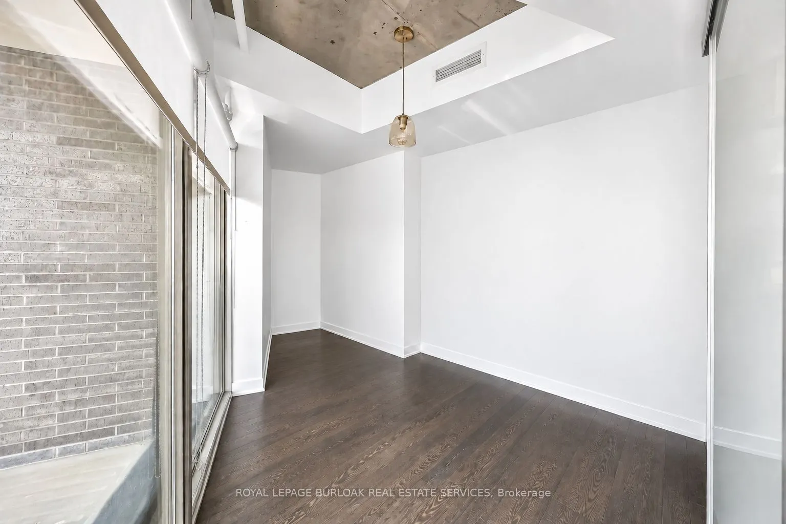 1201 Dundas Street E #902