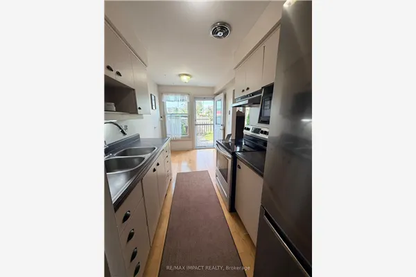 33 Taunton Road