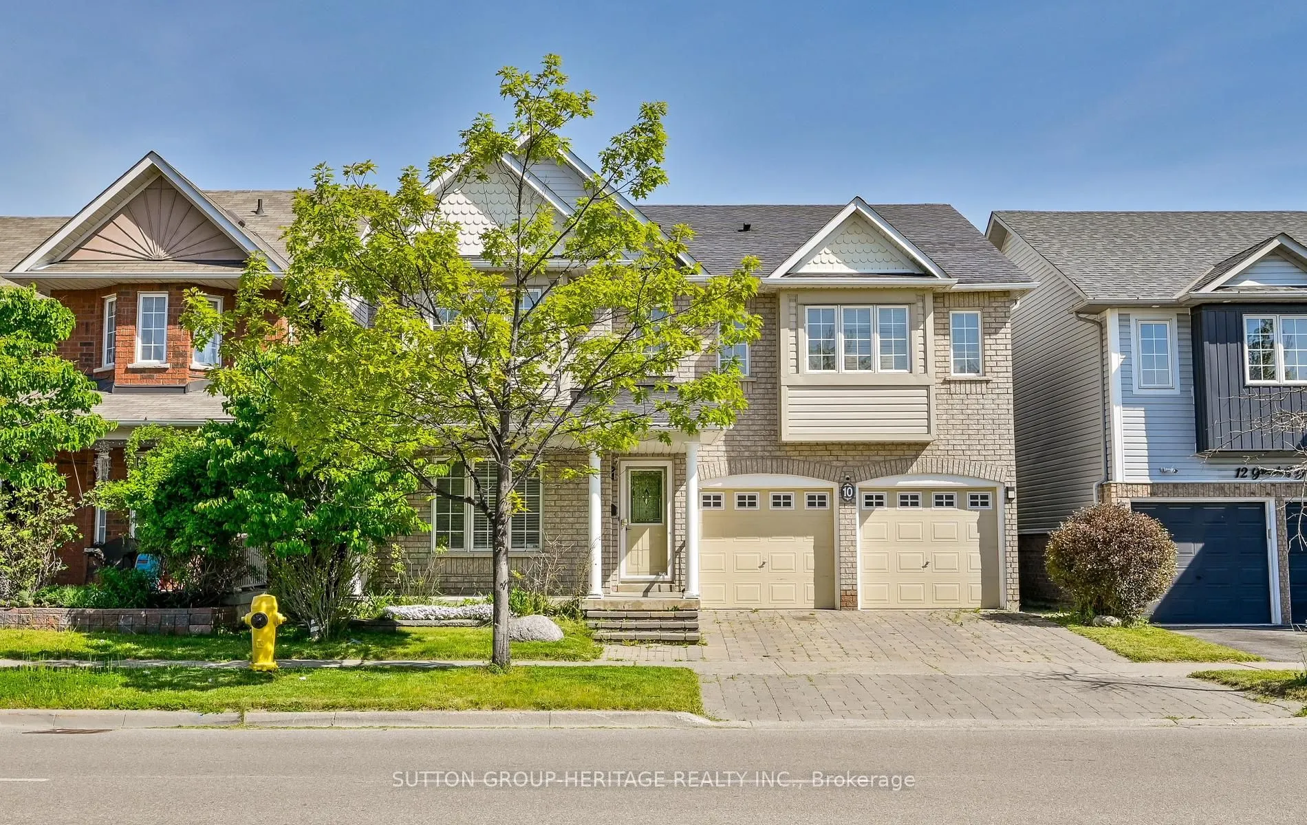 10 Greenhalf Drive