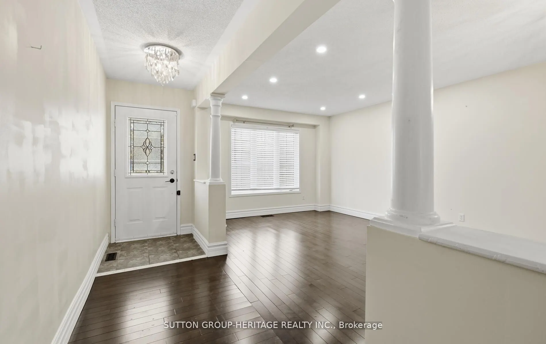 10 Greenhalf Drive