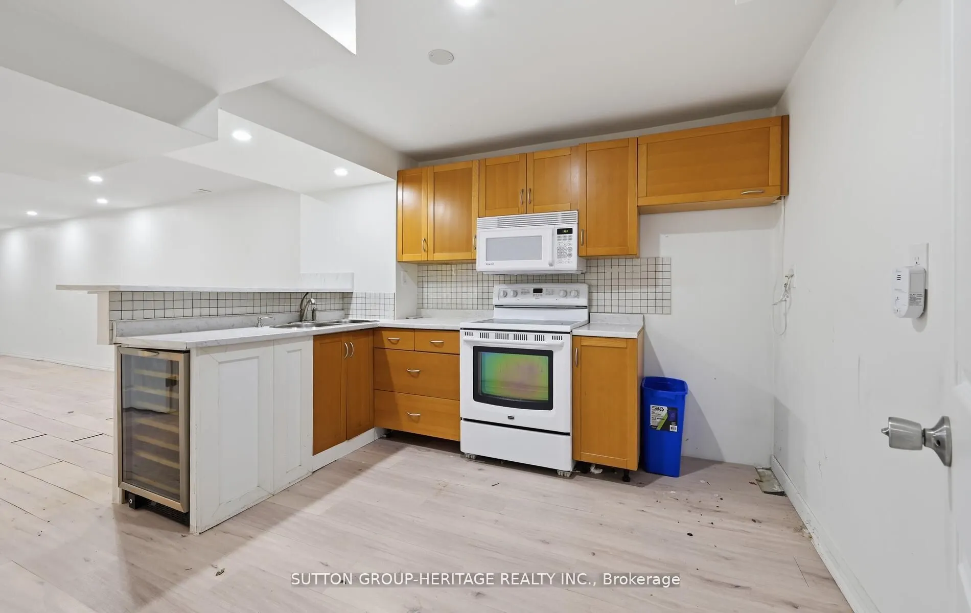 10 Greenhalf Drive