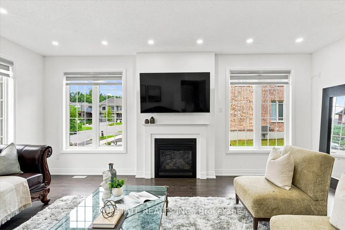18 Blenheim Circle