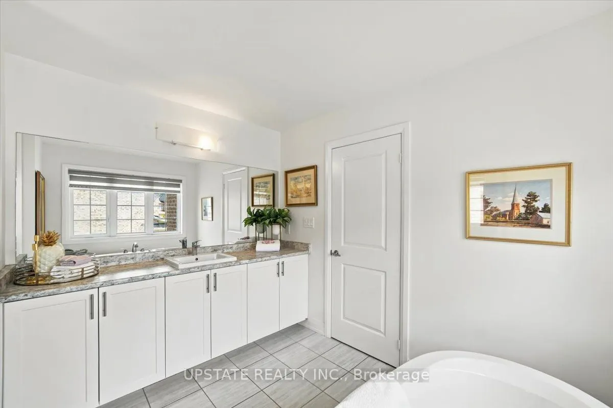 18 Blenheim Circle