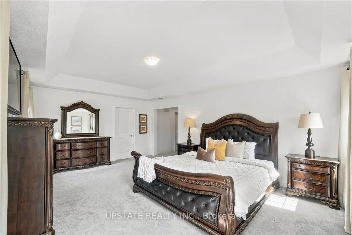 18 Blenheim Circle