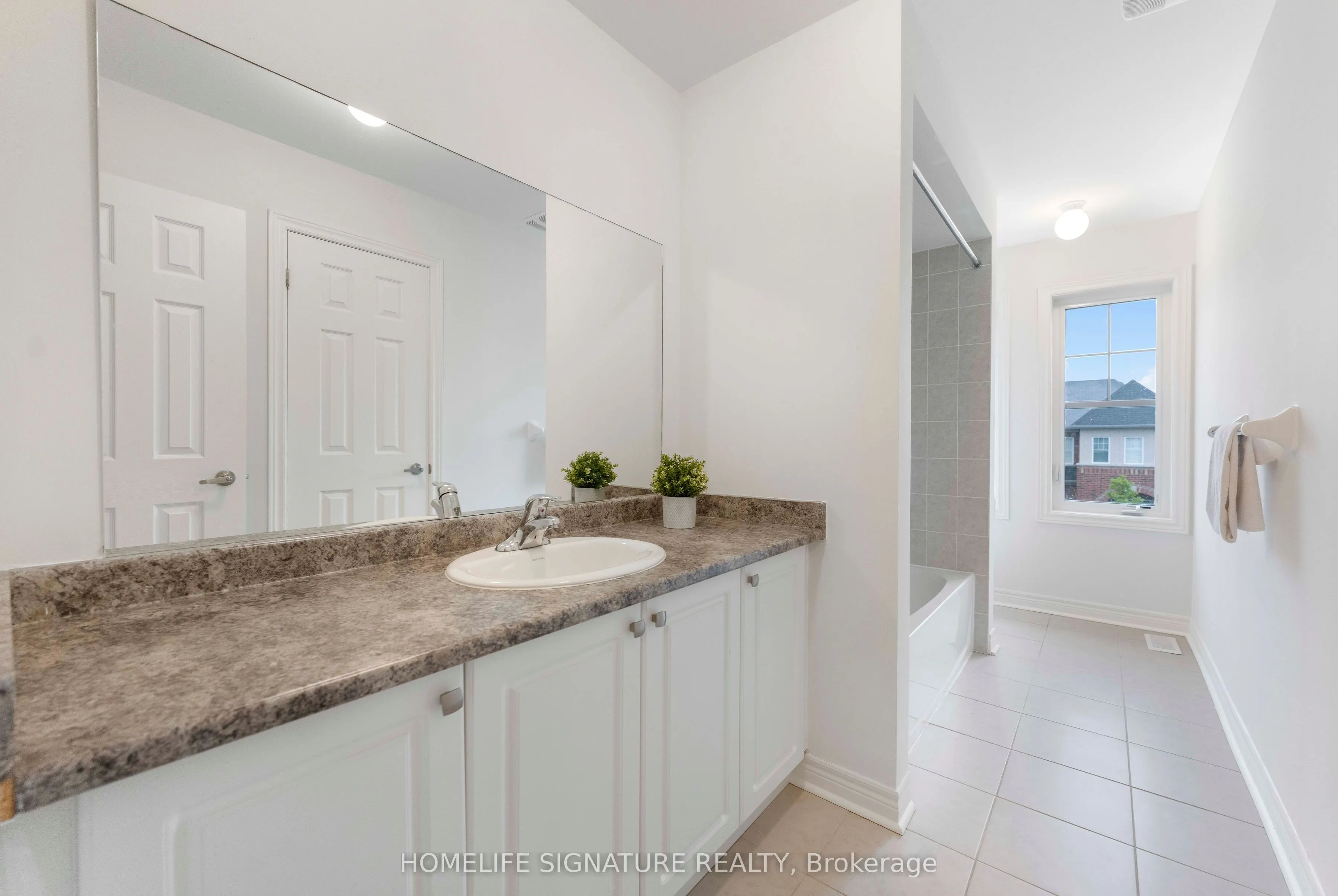 1211 Drinkle Crescent