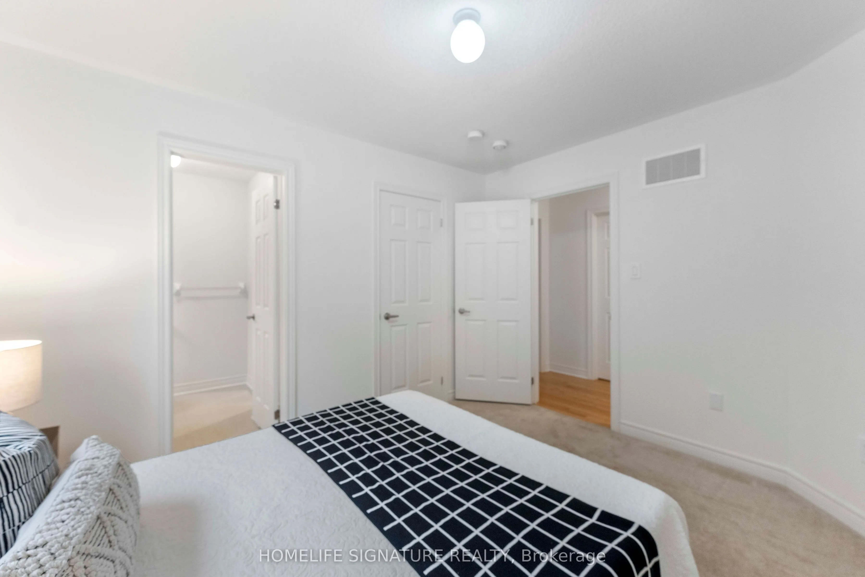 1211 Drinkle Crescent