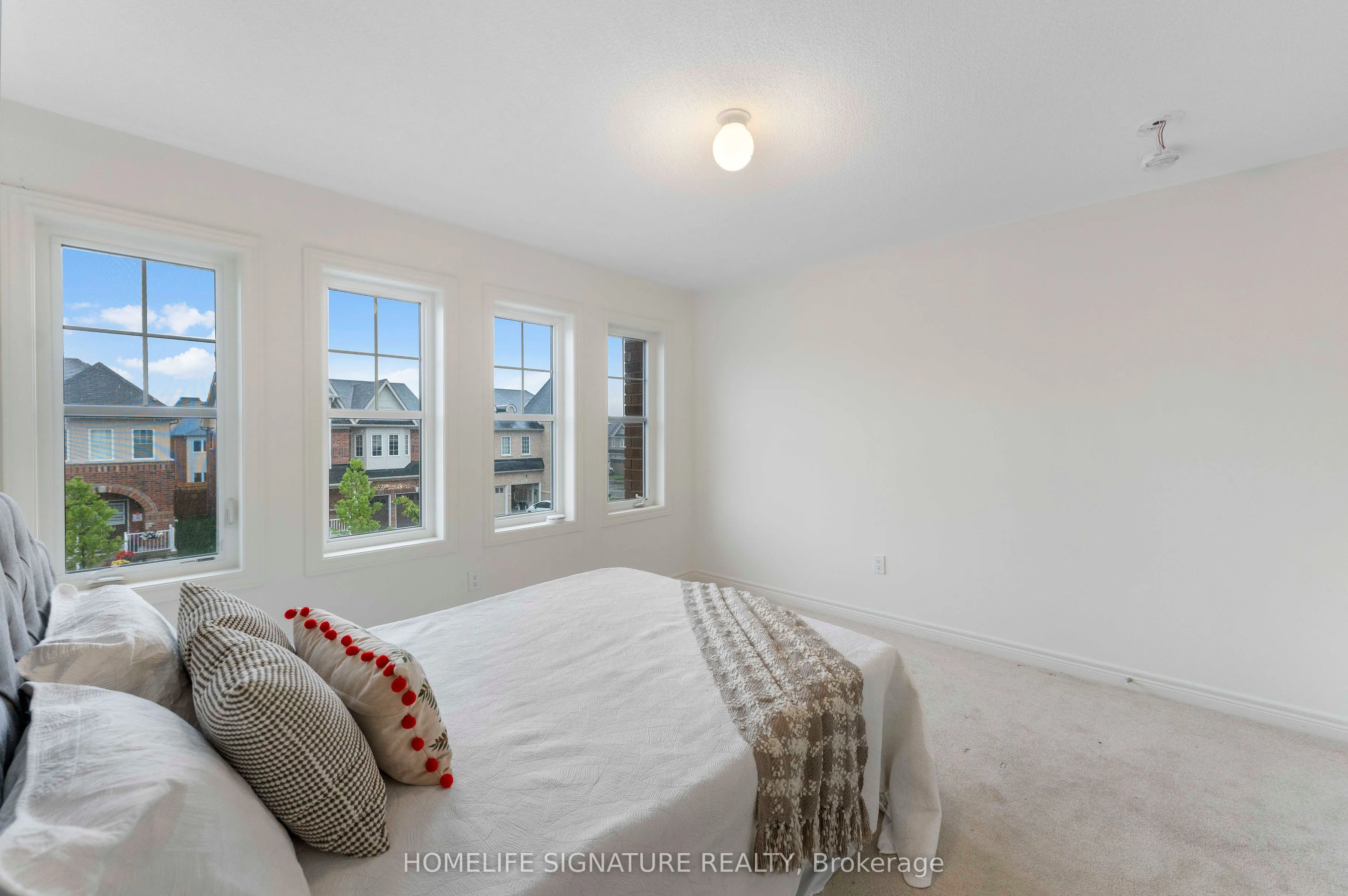 1211 Drinkle Crescent