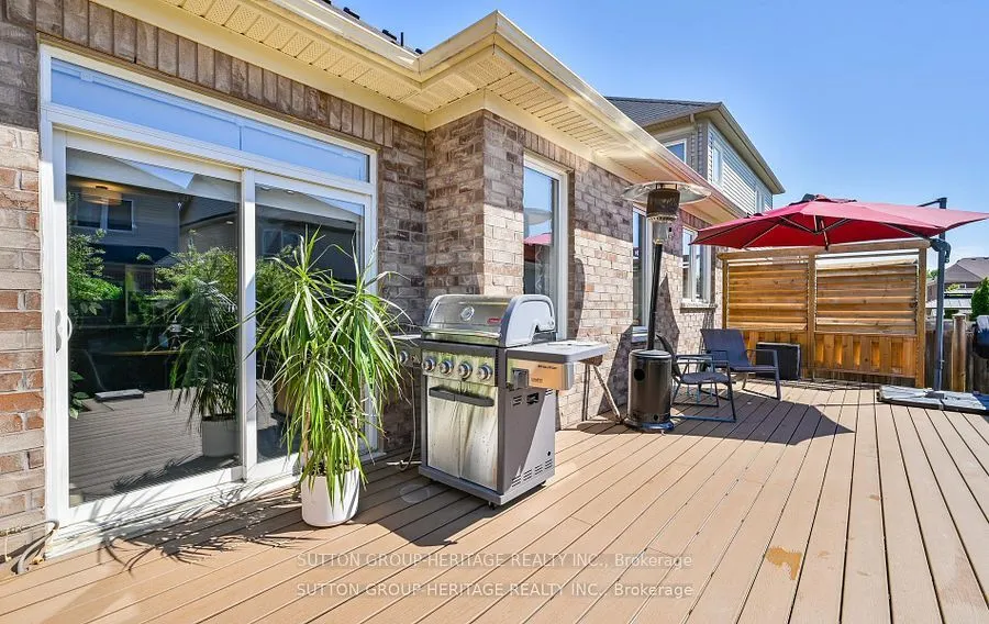 19 Northglen Boulevard