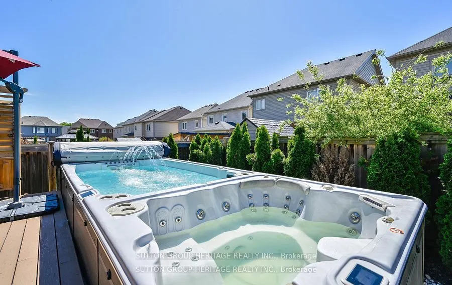 19 Northglen Boulevard