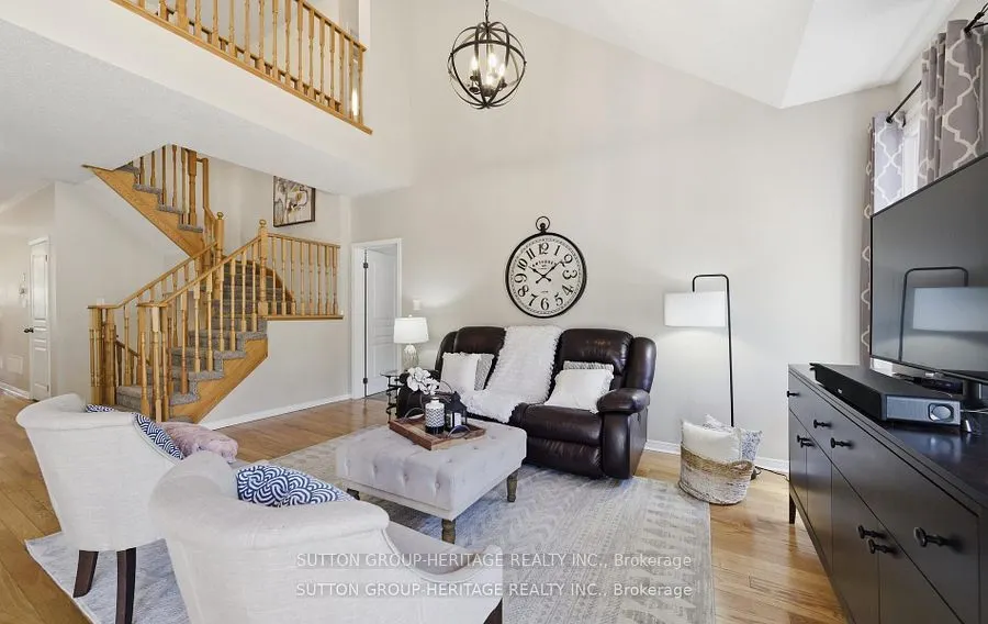 19 Northglen Boulevard