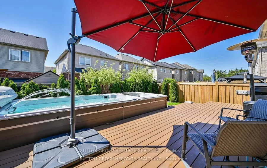19 Northglen Boulevard
