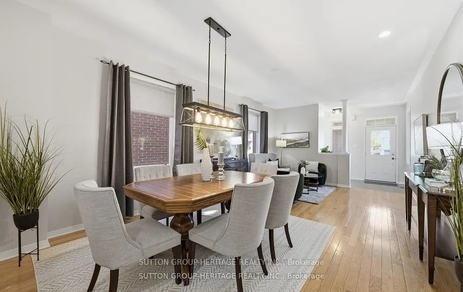 19 Northglen Boulevard