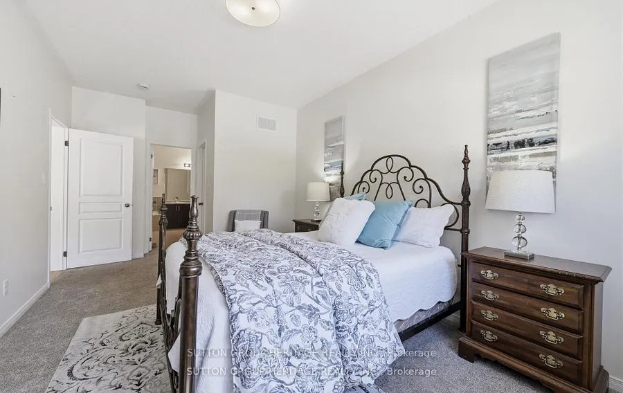19 Northglen Boulevard