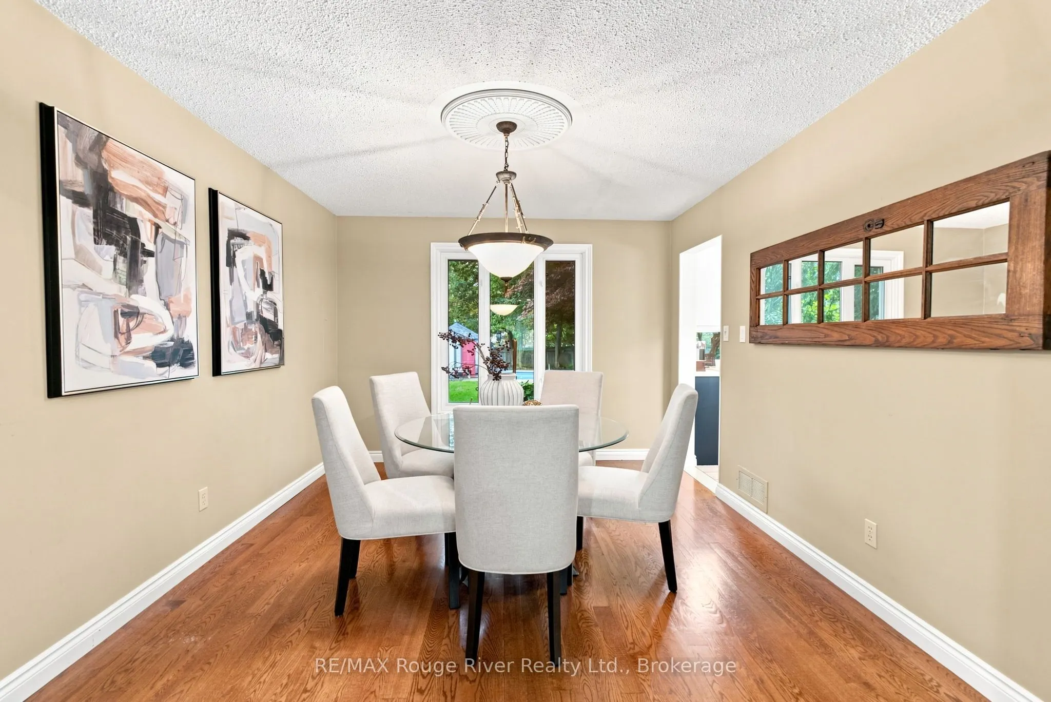 7 Lyndhurst Crescent