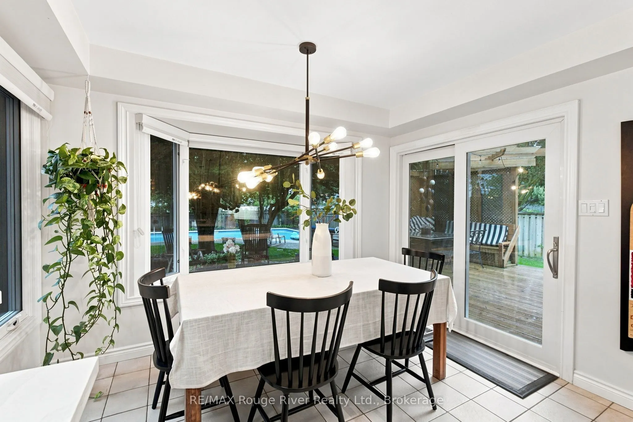 7 Lyndhurst Crescent