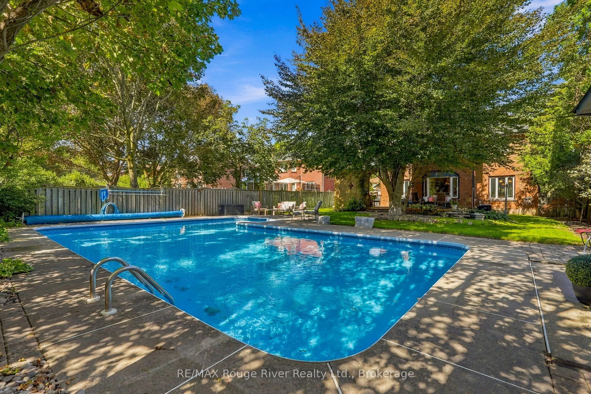 7 Lyndhurst Crescent