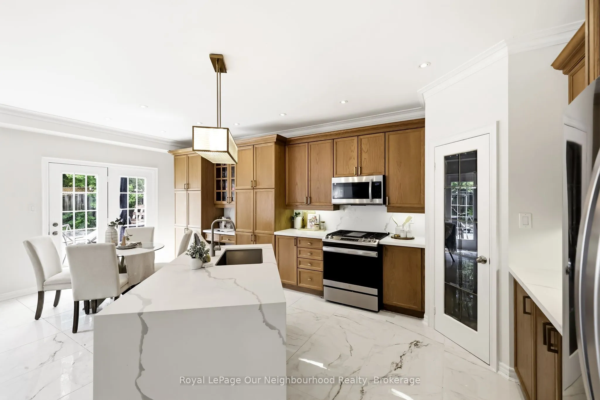 1296 Ravencliffe Court