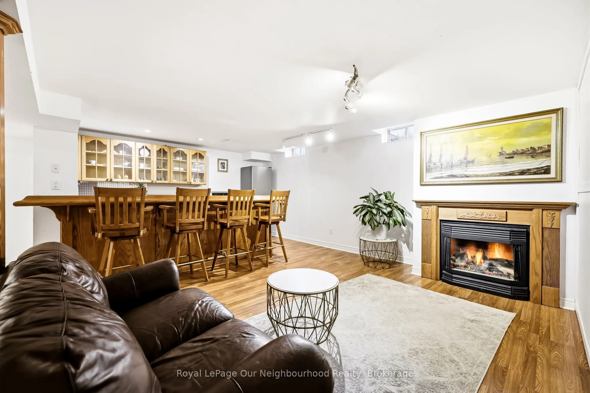 1296 Ravencliffe Court
