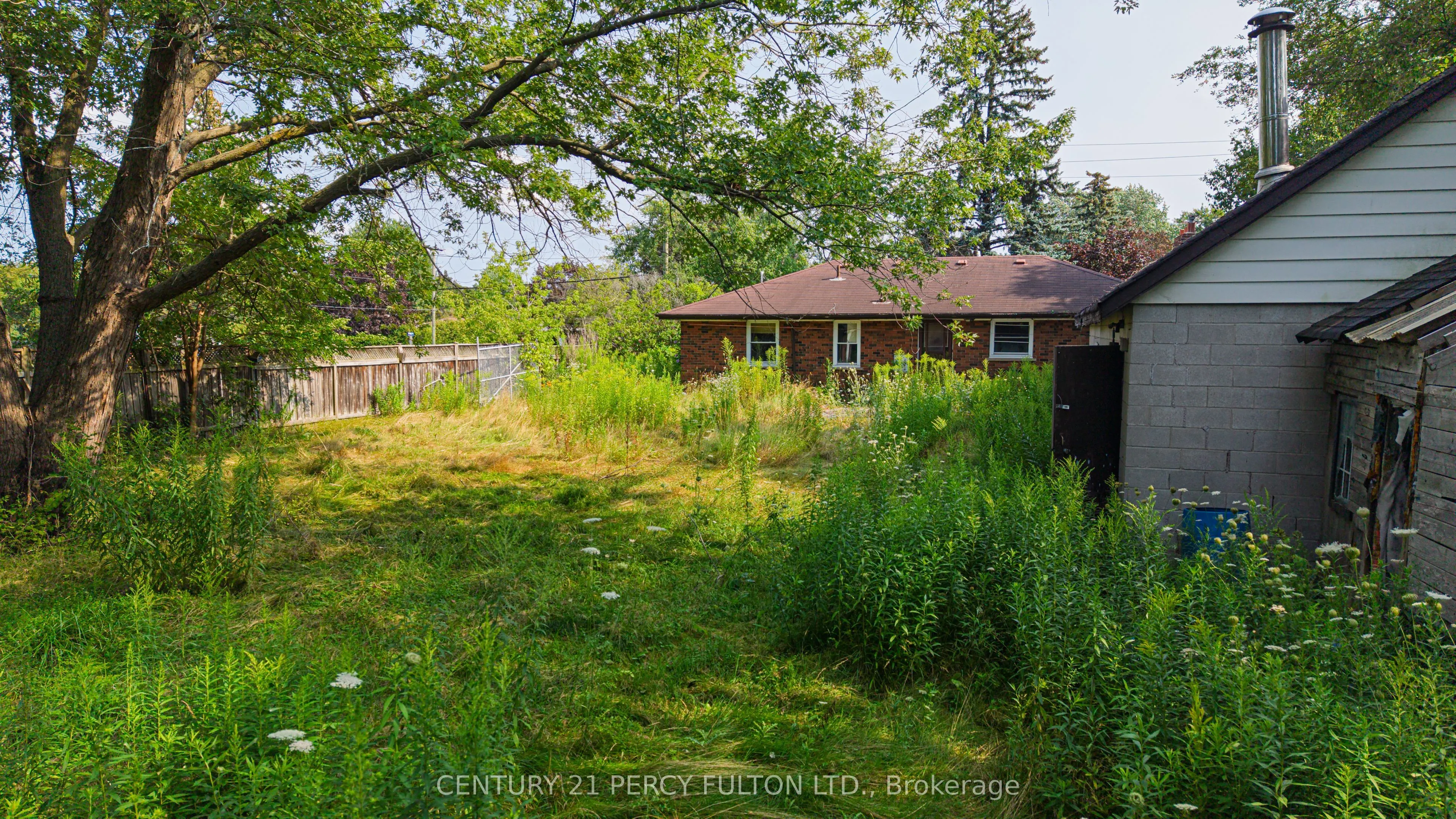 1910 Rossland Road E