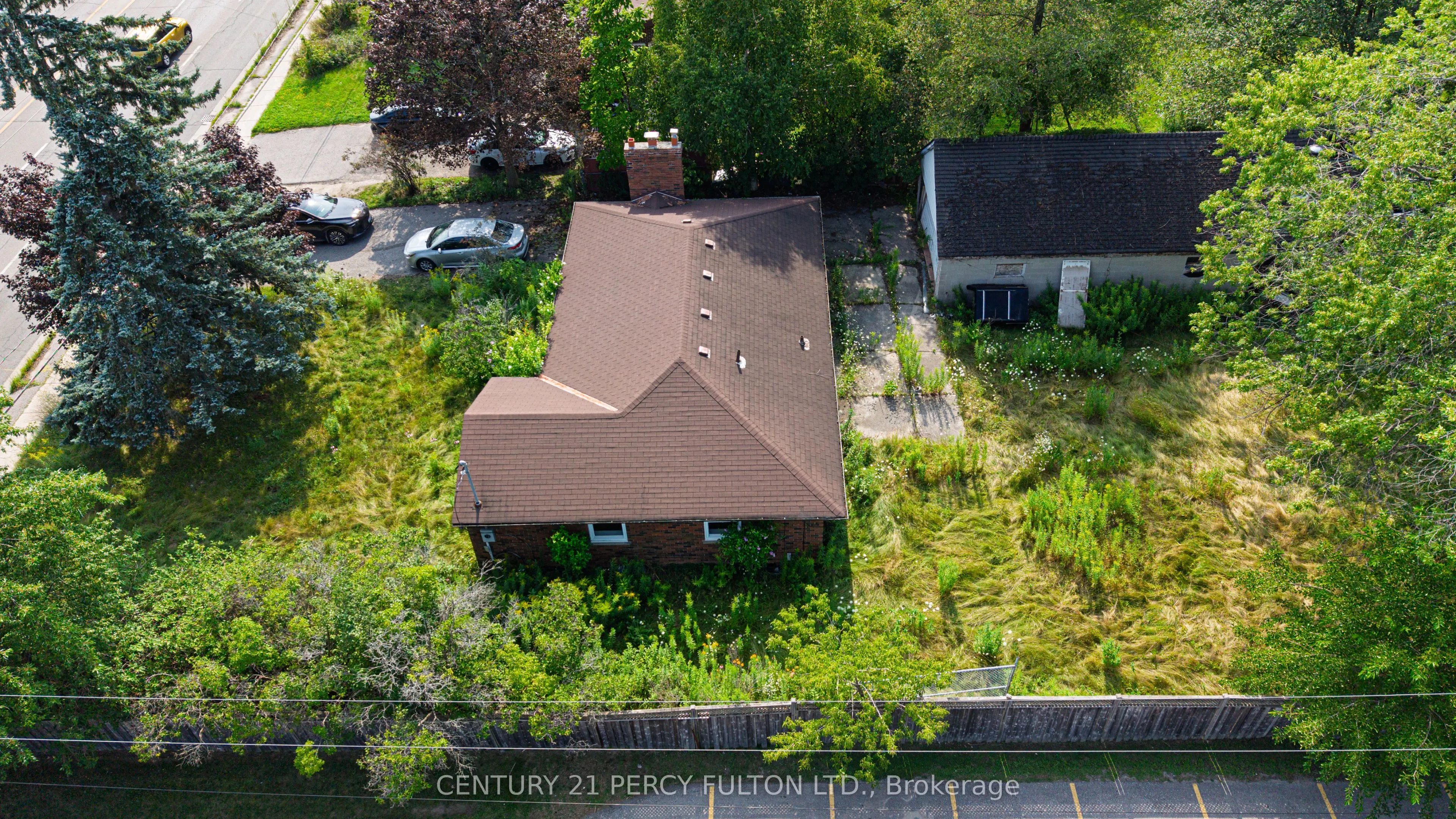 1910 Rossland Road E