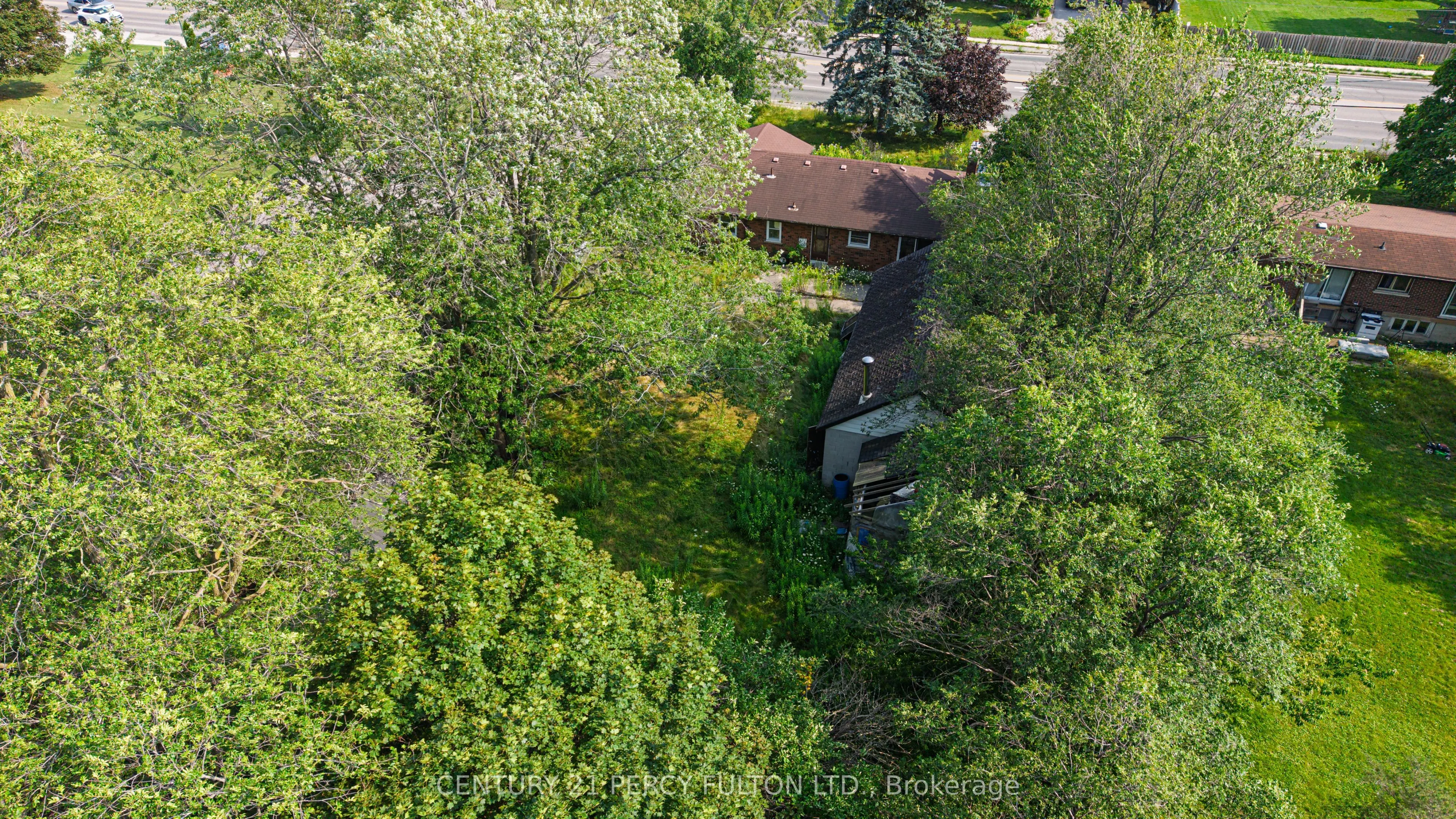 1910 Rossland Road E