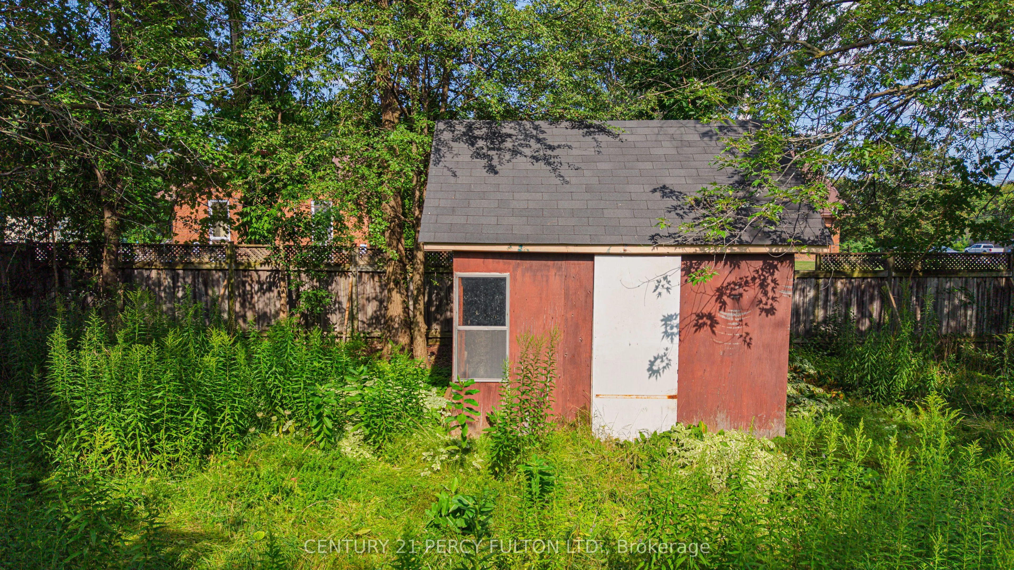 1910 Rossland Road E