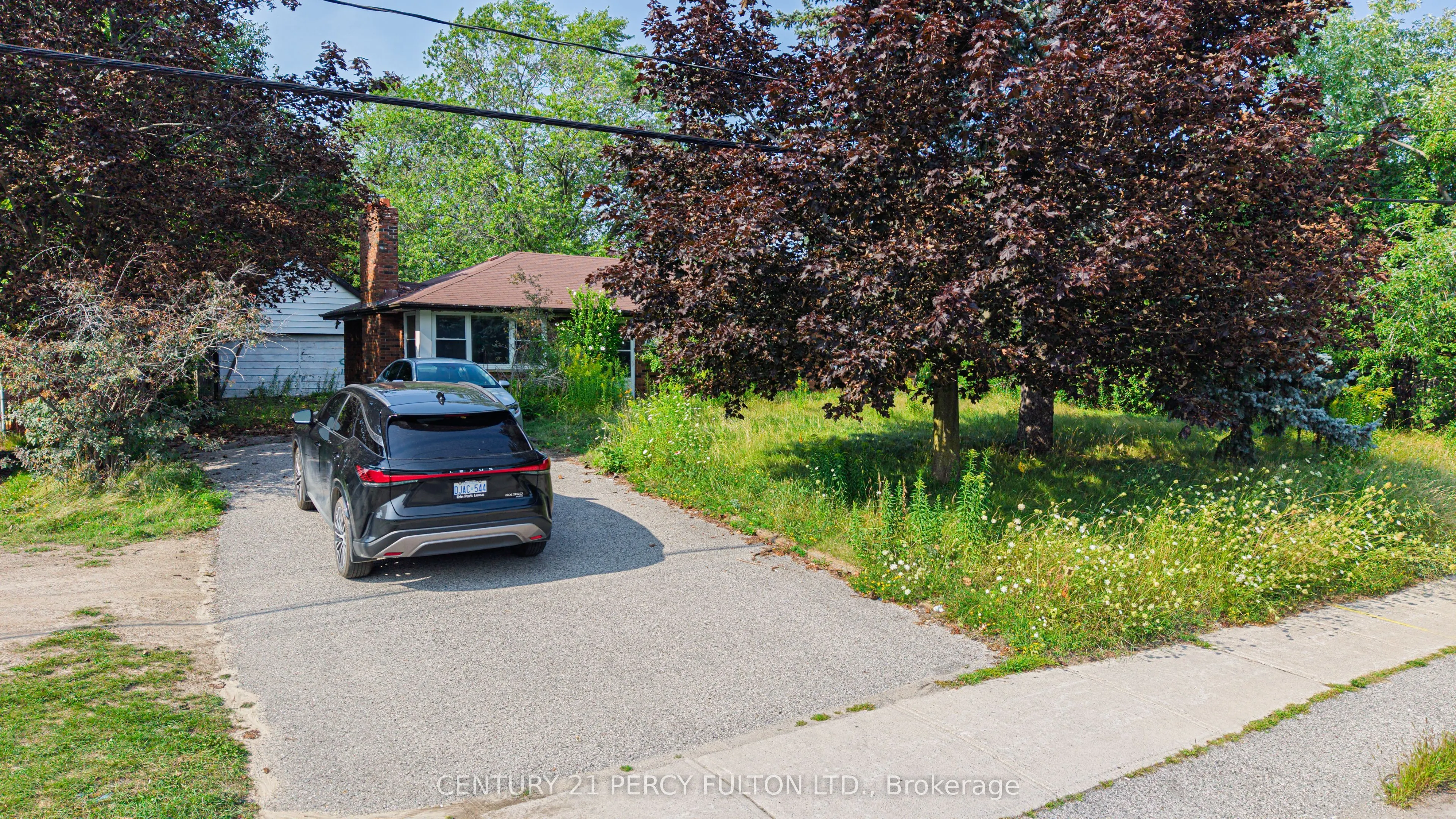 1910 Rossland Road E