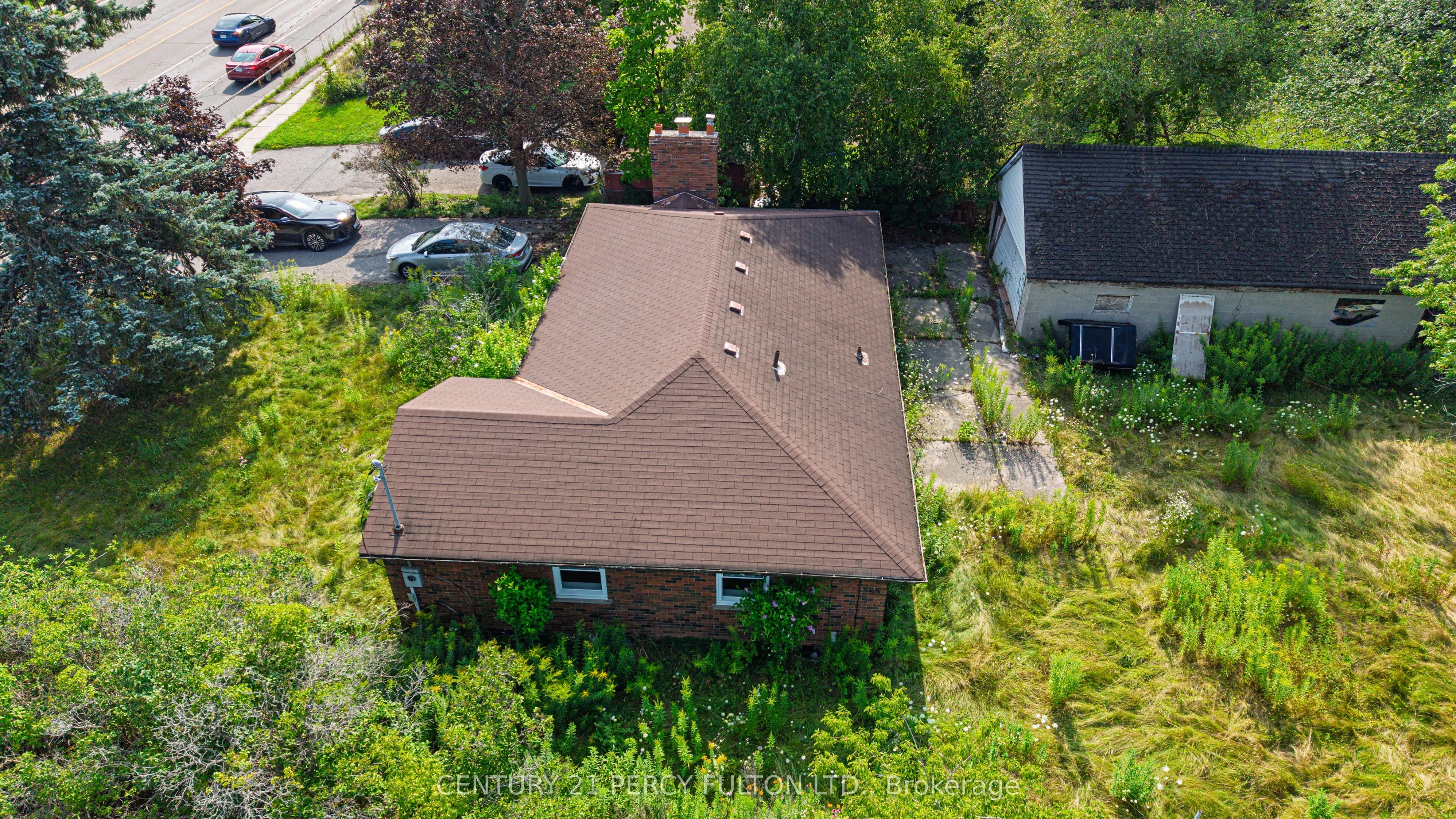 1910 Rossland Road E